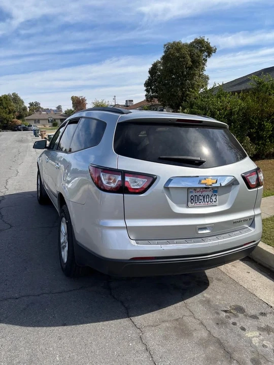 2014 Chevrolet Traverse - Image 2 of 16