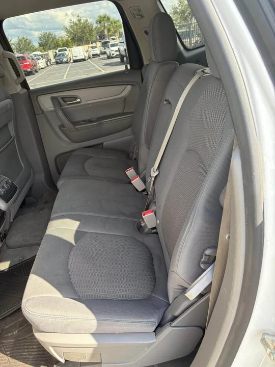 2014 Chevrolet Traverse - Image 6 of 11