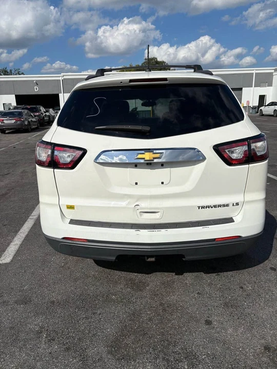 2014 Chevrolet Traverse - Image 3 of 11