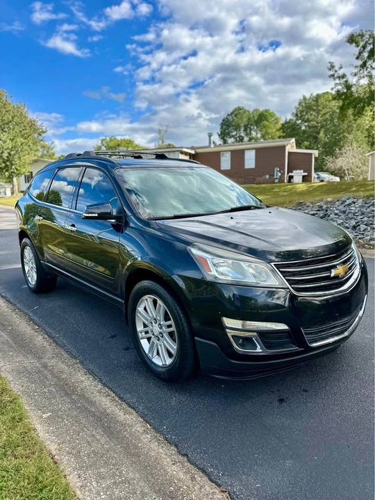 2014 Chevrolet Traverse - Image 2 of 19