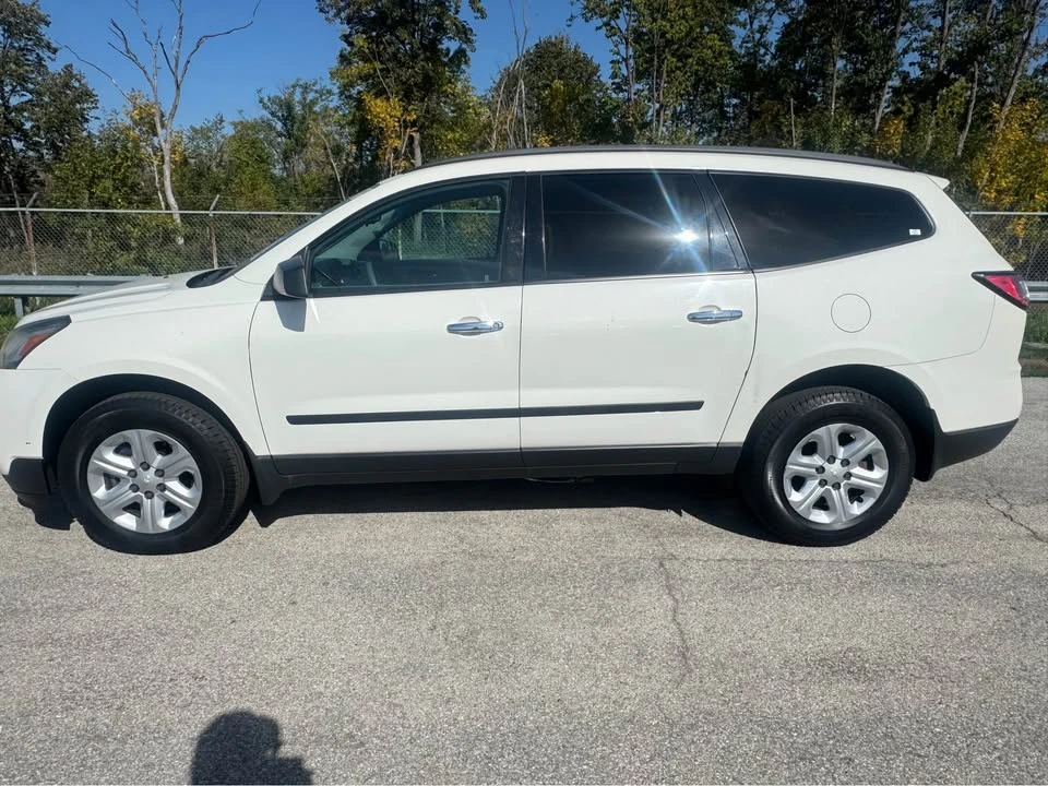 2014 Chevrolet Traverse - Image 9 of 12