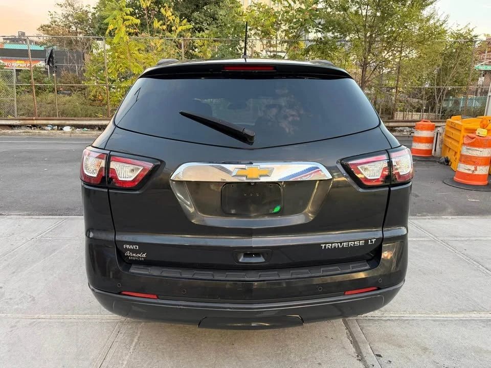 2014 Chevrolet Traverse - Image 2 of 11