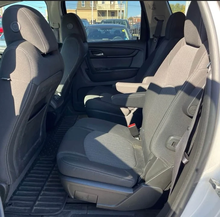 2014 Chevrolet Traverse - Image 8 of 11