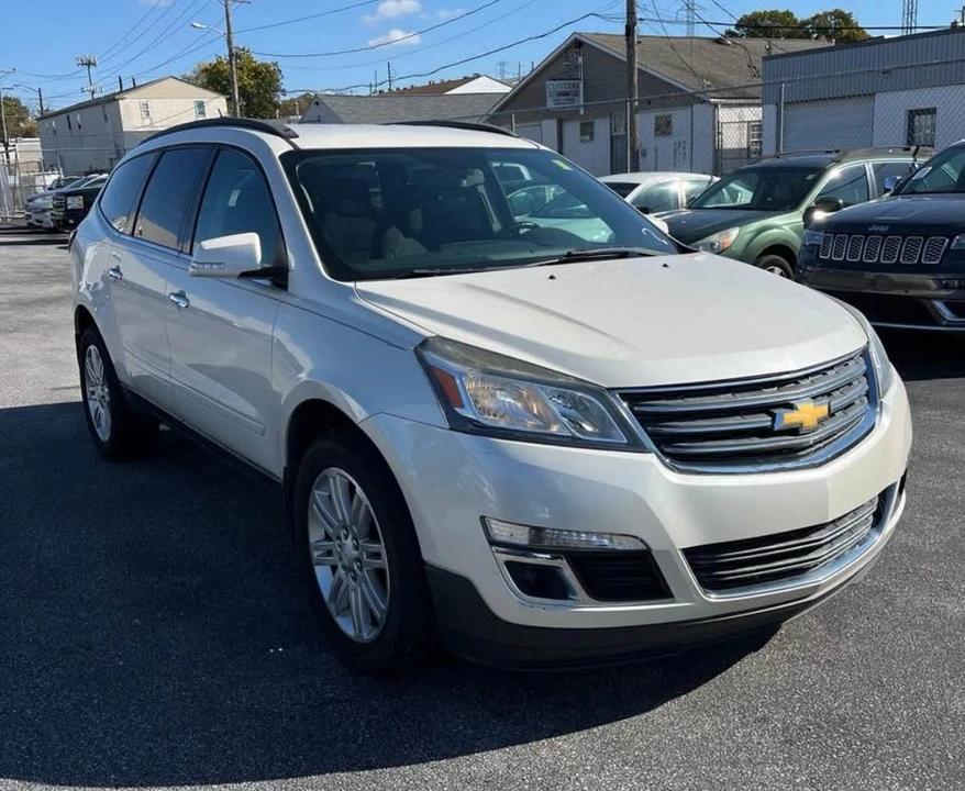 2014 Chevrolet Traverse - Image 2 of 11