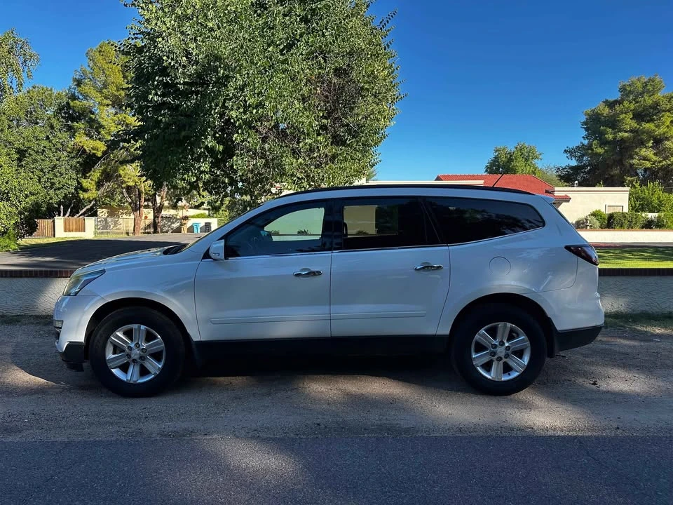 2014 Chevrolet Traverse - Image 5 of 11