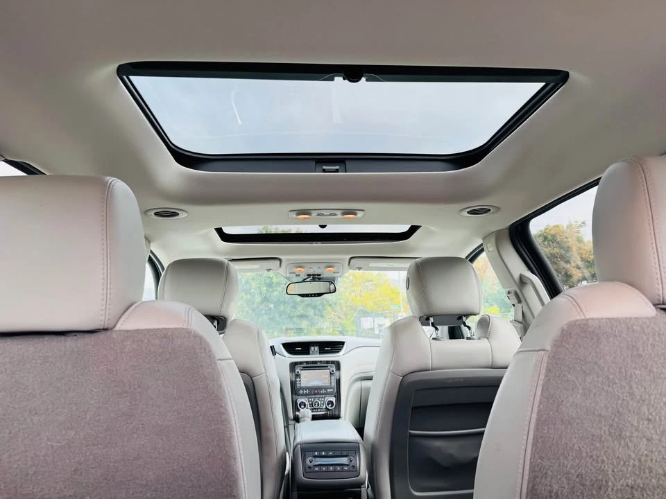 2014 Chevrolet Traverse - Image 7 of 9