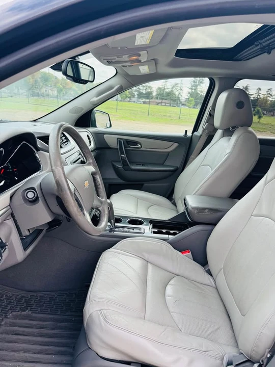 2014 Chevrolet Traverse - Image 6 of 9