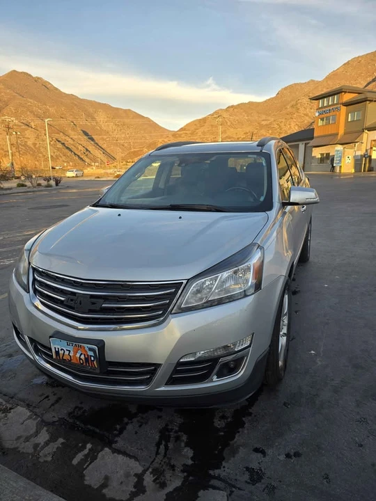 2014 Chevrolet Traverse - Image 2 of 9