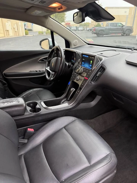 2014 Chevrolet Volt - Image 10 of 14