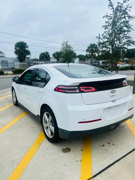 2014 Chevrolet Volt - Image 4 of 10
