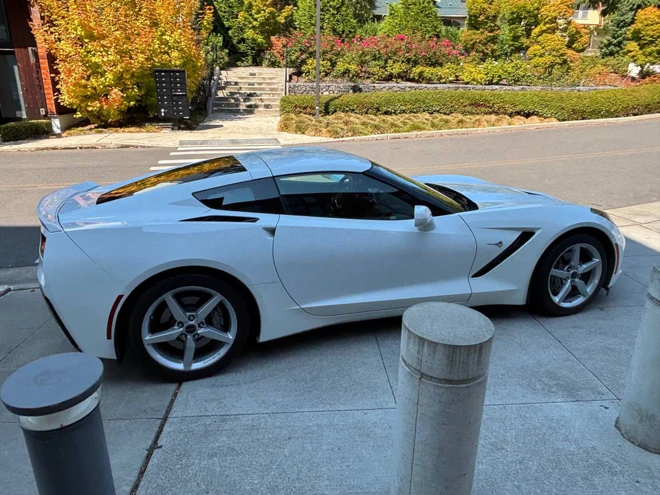 2014 Chevrolet Corvette C7 - Image 2 of 16