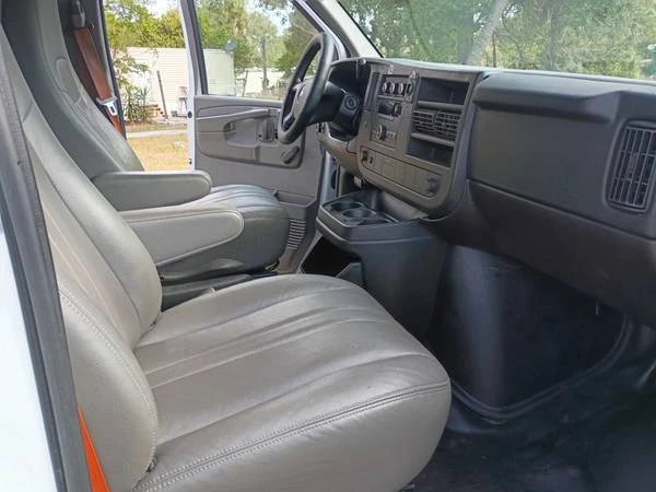 2014 Chevrolet Express - Image 13 of 19