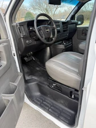 2014 Chevrolet Express - Image 5 of 6