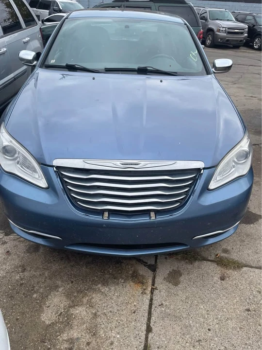 2014 Chrysler 200 - Image 4 of 8