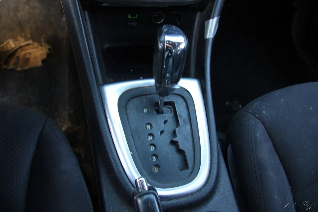 2014 Chrysler 200 - Image 19 of 21