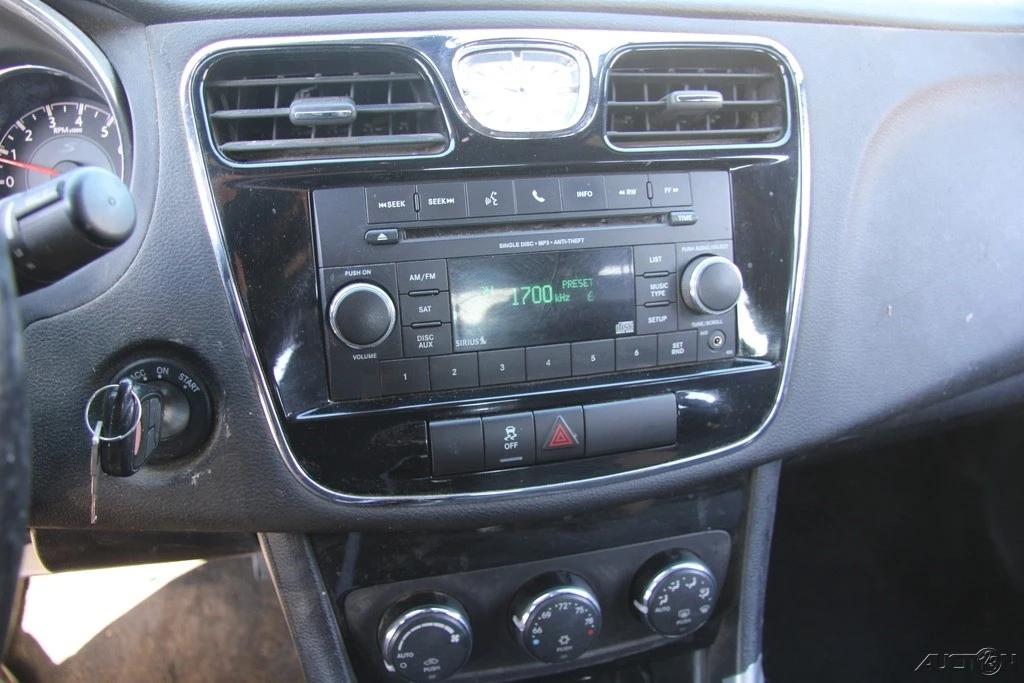 2014 Chrysler 200 - Image 18 of 21