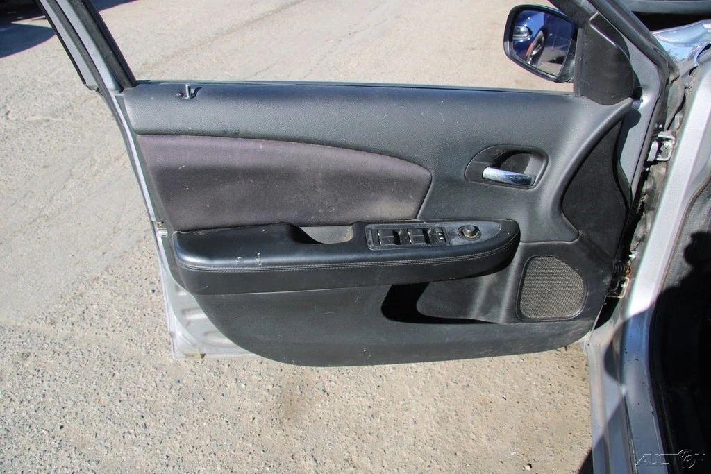 2014 Chrysler 200 - Image 13 of 21