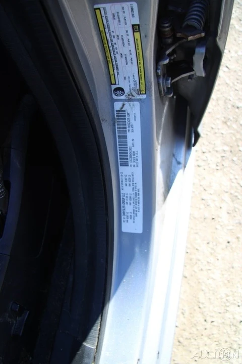 2014 Chrysler 200 - Image 12 of 21