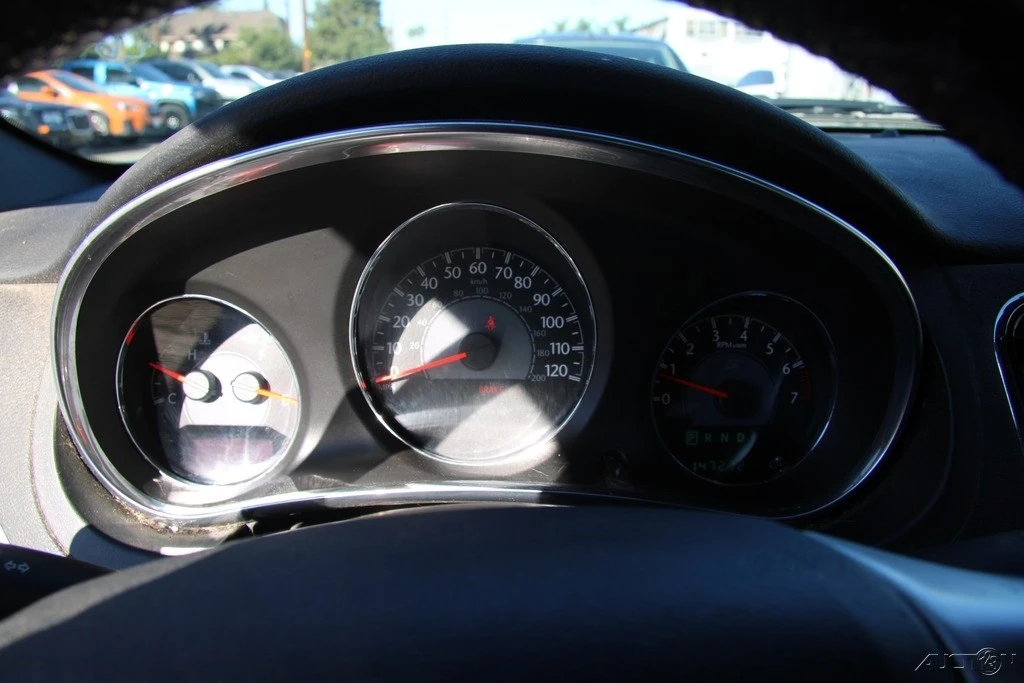 2014 Chrysler 200 - Image 16 of 21