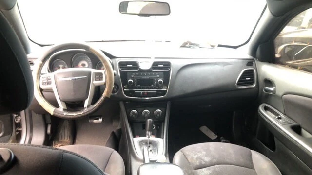 2014 Chrysler 200 - Image 7 of 9