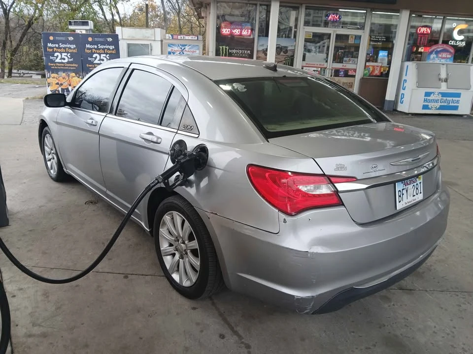 2014 Chrysler 200 - Image 5 of 10