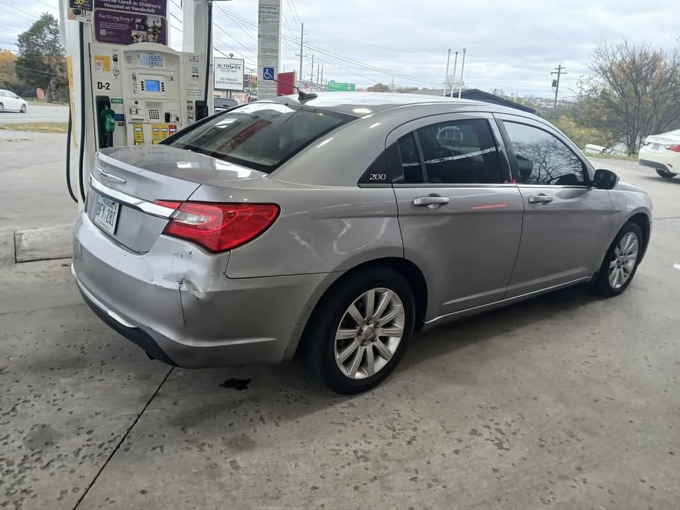 2014 Chrysler 200 - Image 4 of 10