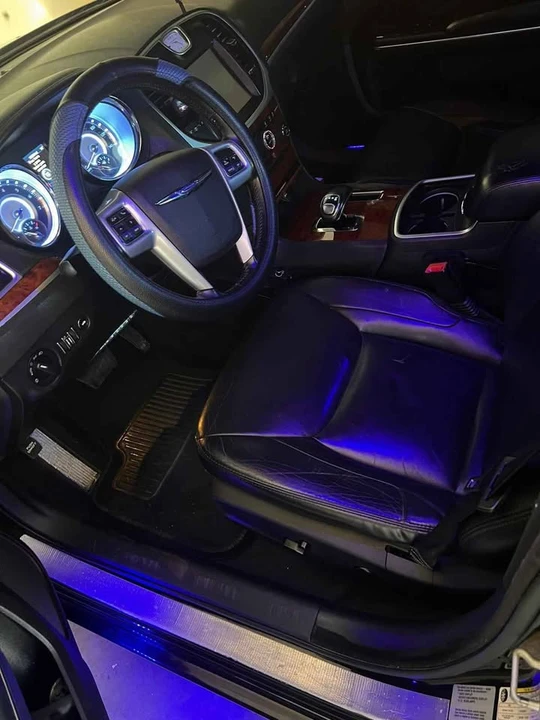 2014 Chrysler 300 (2005-2023) - Image 9 of 9