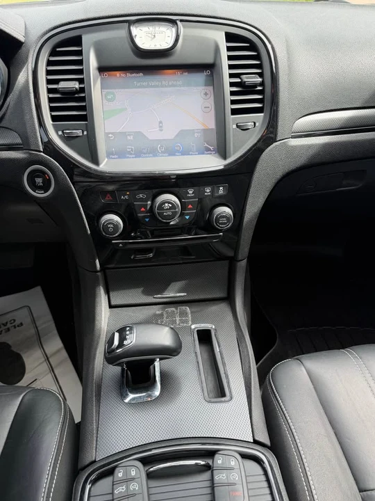 2014 Chrysler 300 (2005-2023) - Image 16 of 21