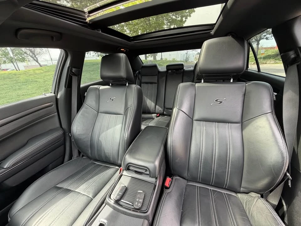 2014 Chrysler 300 (2005-2023) - Image 13 of 21