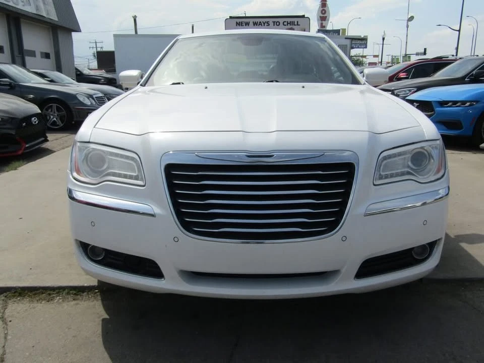 2014 Chrysler 300 (2005-2023) - Image 9 of 20