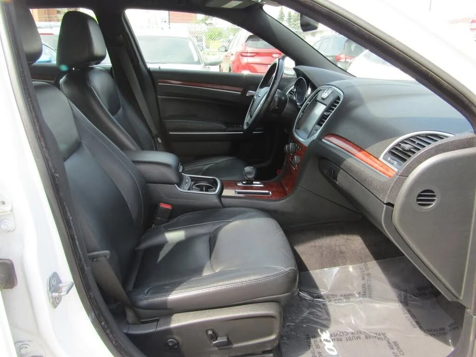 2014 Chrysler 300 (2005-2023) - Image 10 of 20