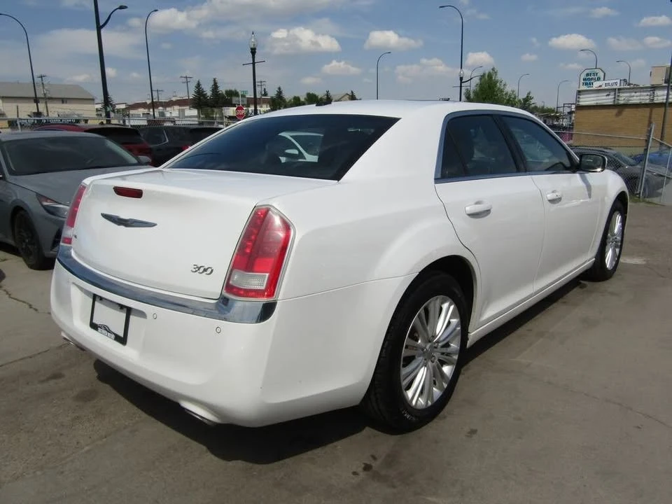 2014 Chrysler 300 (2005-2023) - Image 4 of 20