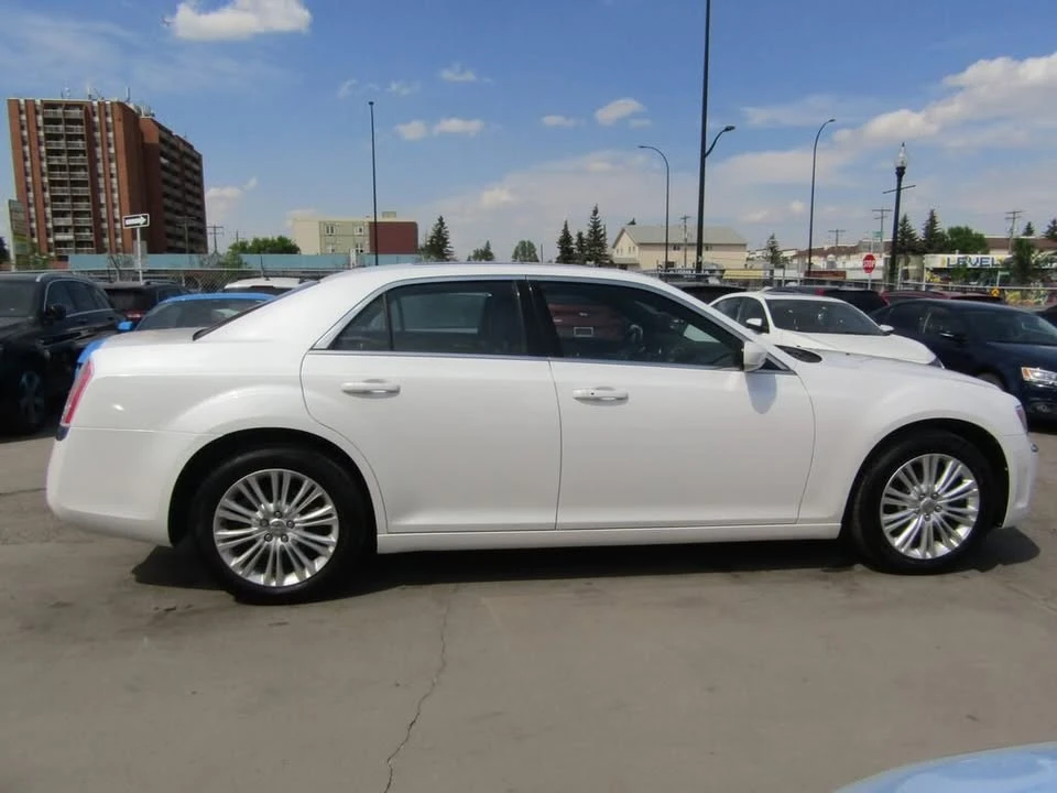 2014 Chrysler 300 (2005-2023) - Image 3 of 20