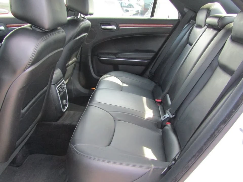 2014 Chrysler 300 (2005-2023) - Image 13 of 20
