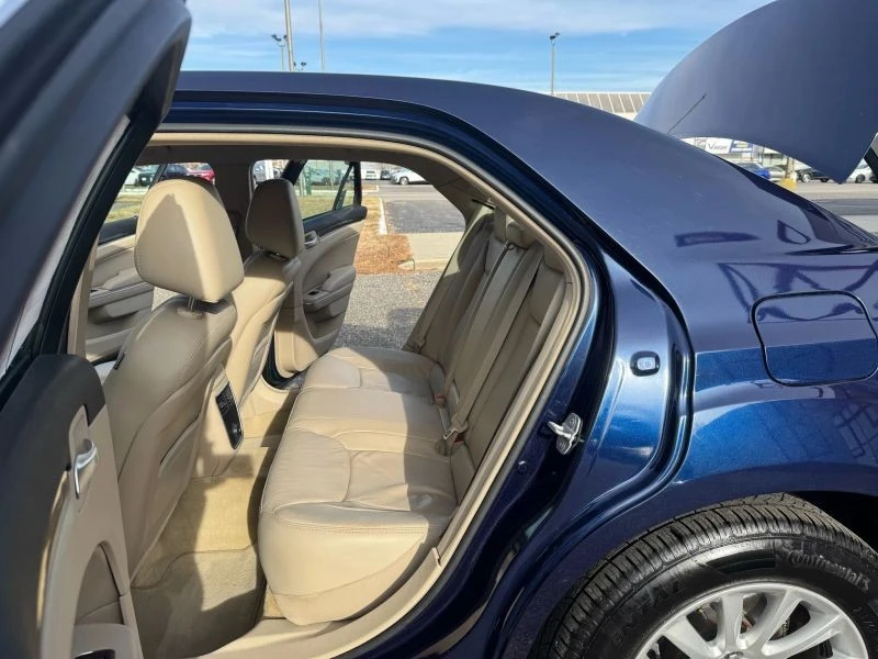 2014 Chrysler 300 (2005-2023) - Image 11 of 12