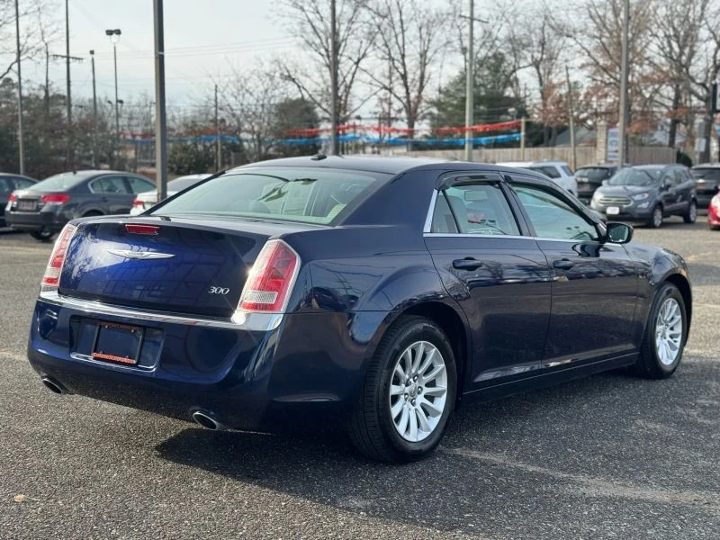 2014 Chrysler 300 (2005-2023) - Image 7 of 12