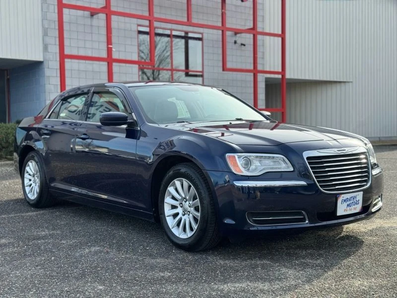 2014 Chrysler 300 (2005-2023) - Image 9 of 12