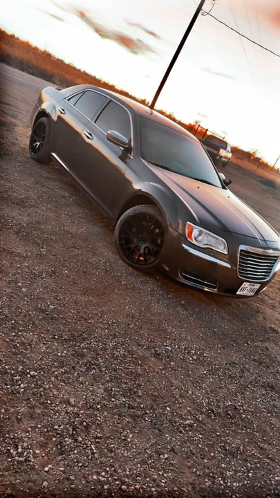 2014 Chrysler 300 (2005-2023) - Image 7 of 9