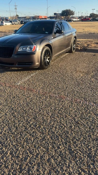 2014 Chrysler 300 (2005-2023) - Image 3 of 9