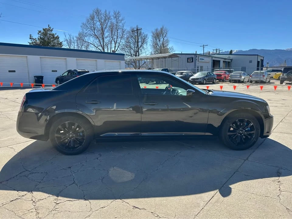 2014 Chrysler 300 (2005-2023) - Image 8 of 20