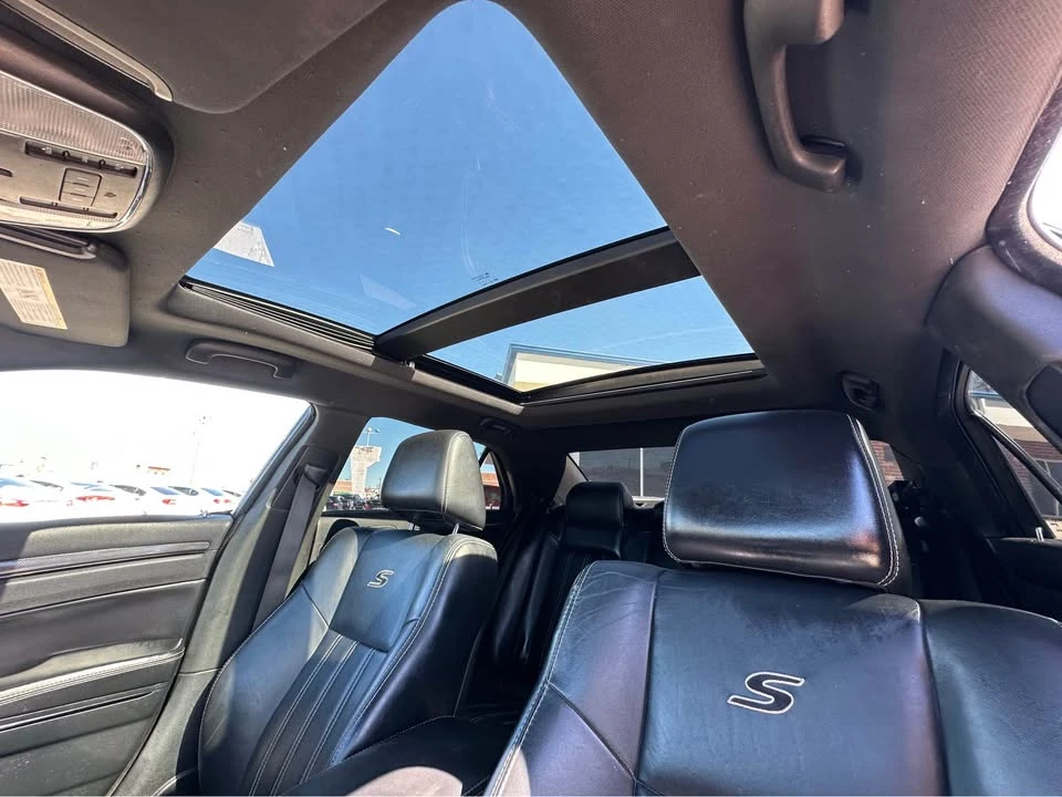 2014 Chrysler 300 (2005-2023) - Image 13 of 20