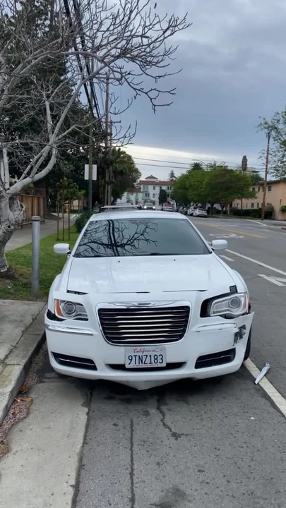 2014 Chrysler 300 (2005-2023) - Image 2 of 2