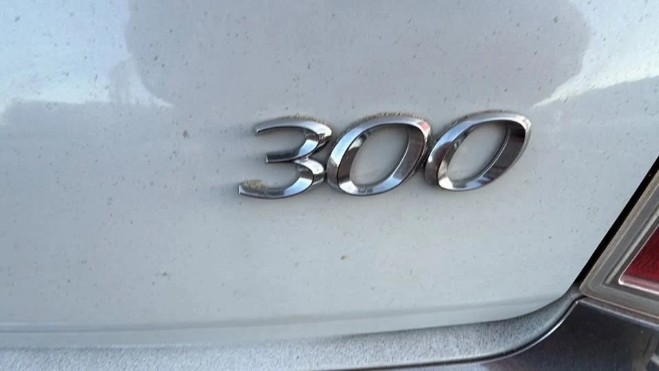 2014 Chrysler 300 (2005-2023) - Image 7 of 20