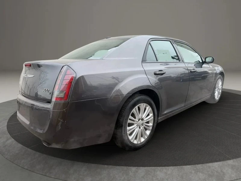 2014 Chrysler 300 (2005-2023) - Image 7 of 12