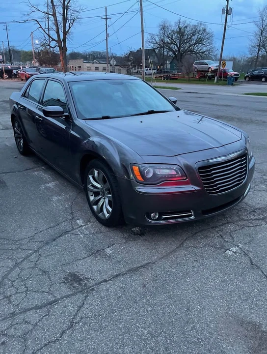 2014 Chrysler 300 (2005-2023) - Image 2 of 5