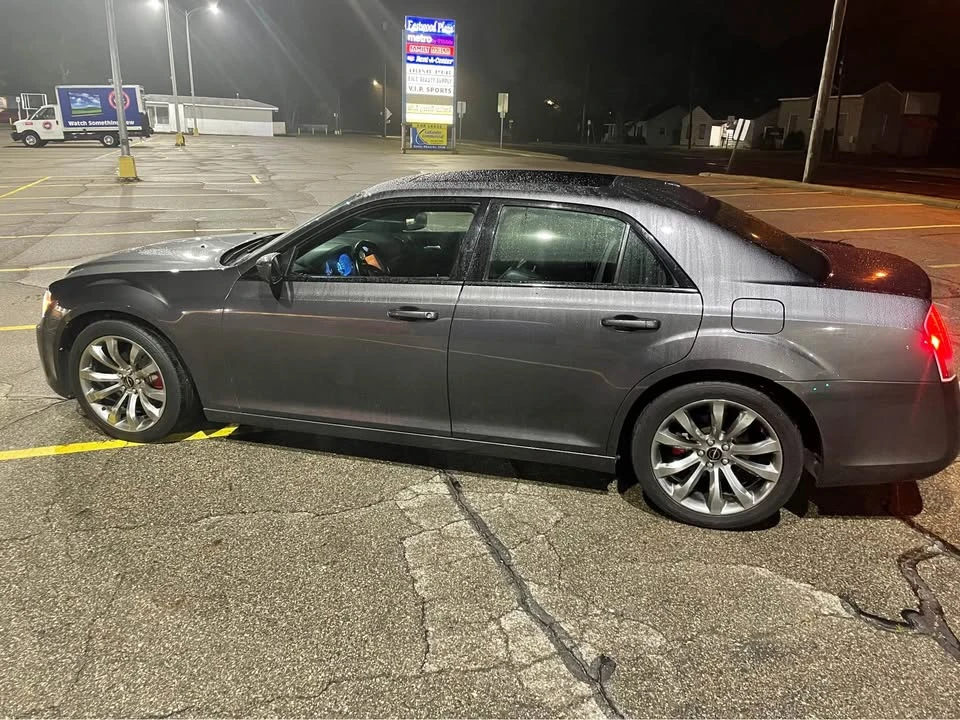 2014 Chrysler 300 (2005-2023) - Image 4 of 5