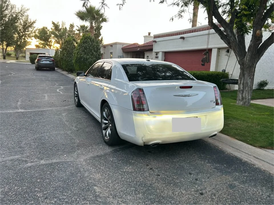 2014 Chrysler 300 (2005-2023) - Image 5 of 6