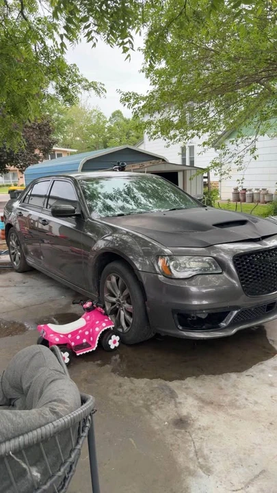 2014 Chrysler 300 (2005-2023) - Image 2 of 5