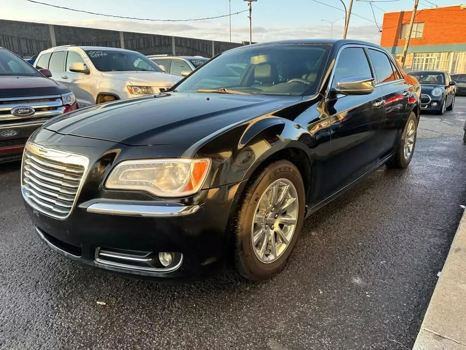 2014 Chrysler 300 (2005-2023) - Image 2 of 7