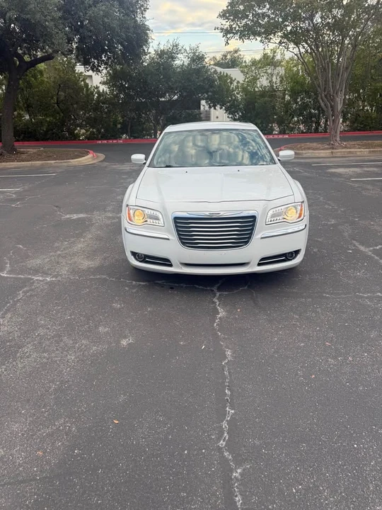 2014 Chrysler 300 (2005-2023) - Image 2 of 6